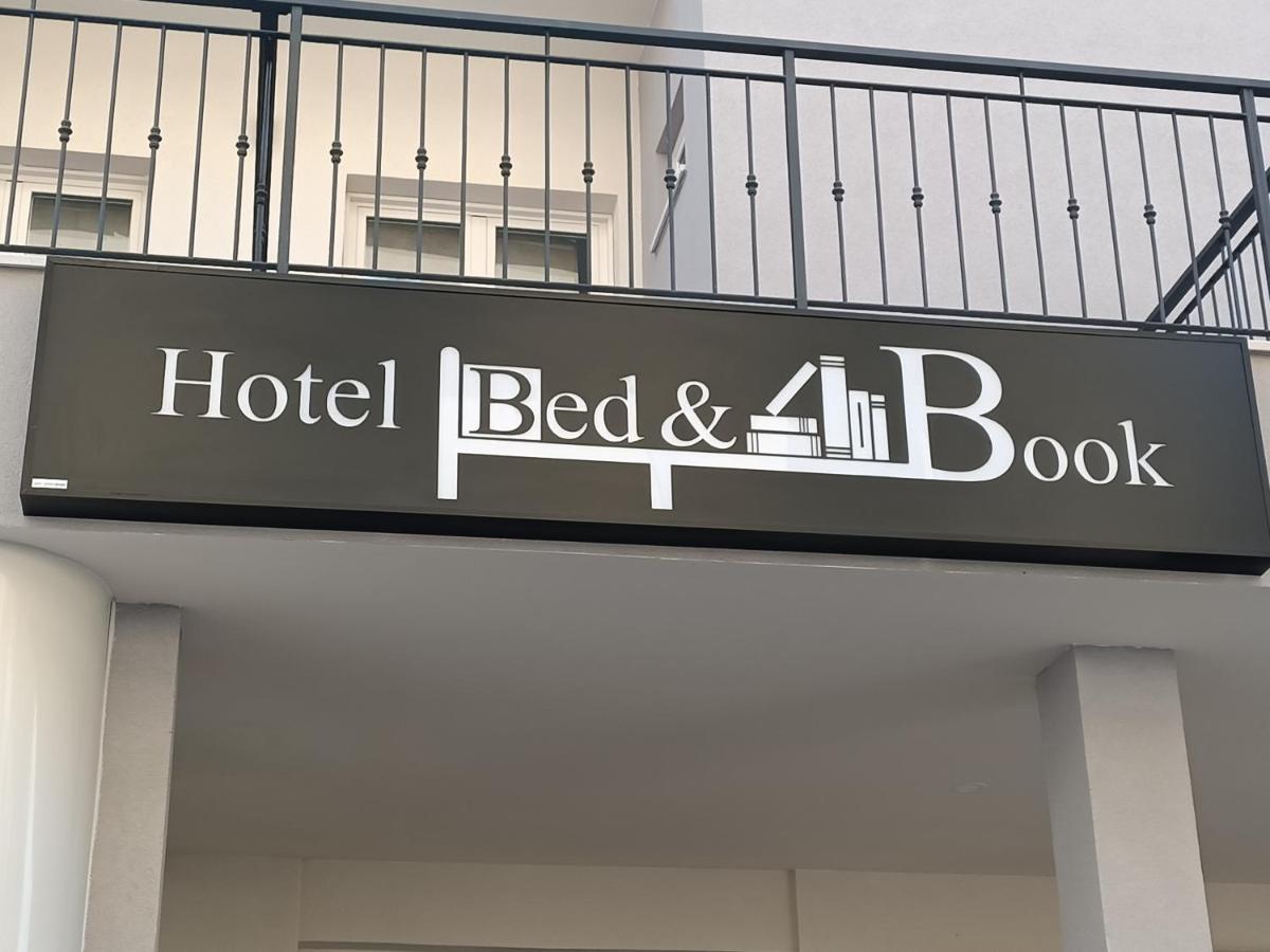 Hotel Bed & Book Римини Экстерьер фото