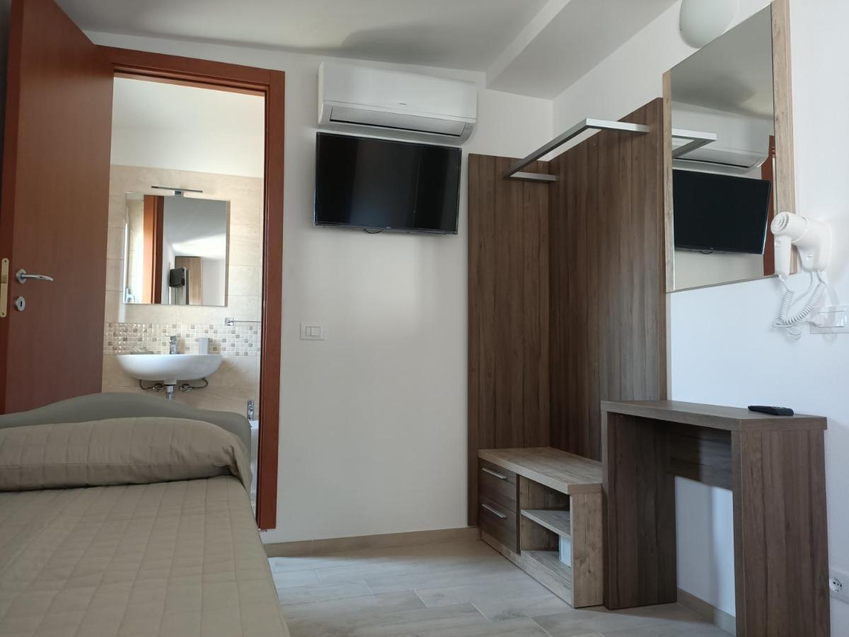 Hotel Bed & Book Римини Экстерьер фото